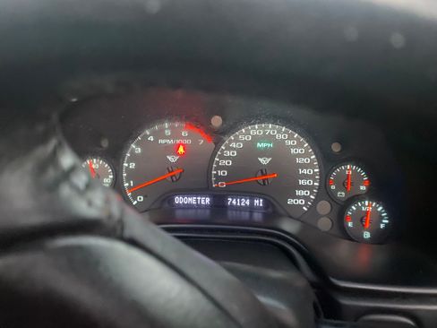 Used 2000 Chevrolet Corvette Convertible 2D w/ Memory Pkg image 15