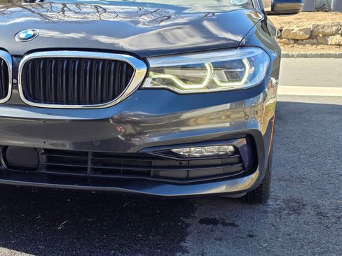 Used 2017 BMW 540i xDrive image 2