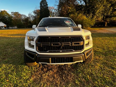 Used 2019 Ford F150 Raptor w/ Equipment Group 802A Luxury image 10