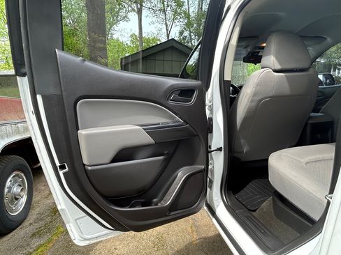 Used 2017 Chevrolet Colorado W/T w/ WT Convenience Package image 16