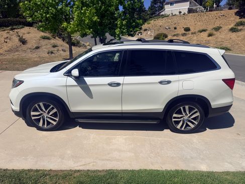 Used 2016 Honda Pilot Elite image 2