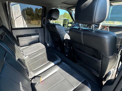 Used 2016 Ford F250 Lariat w/ Lariat Interior Package image 13