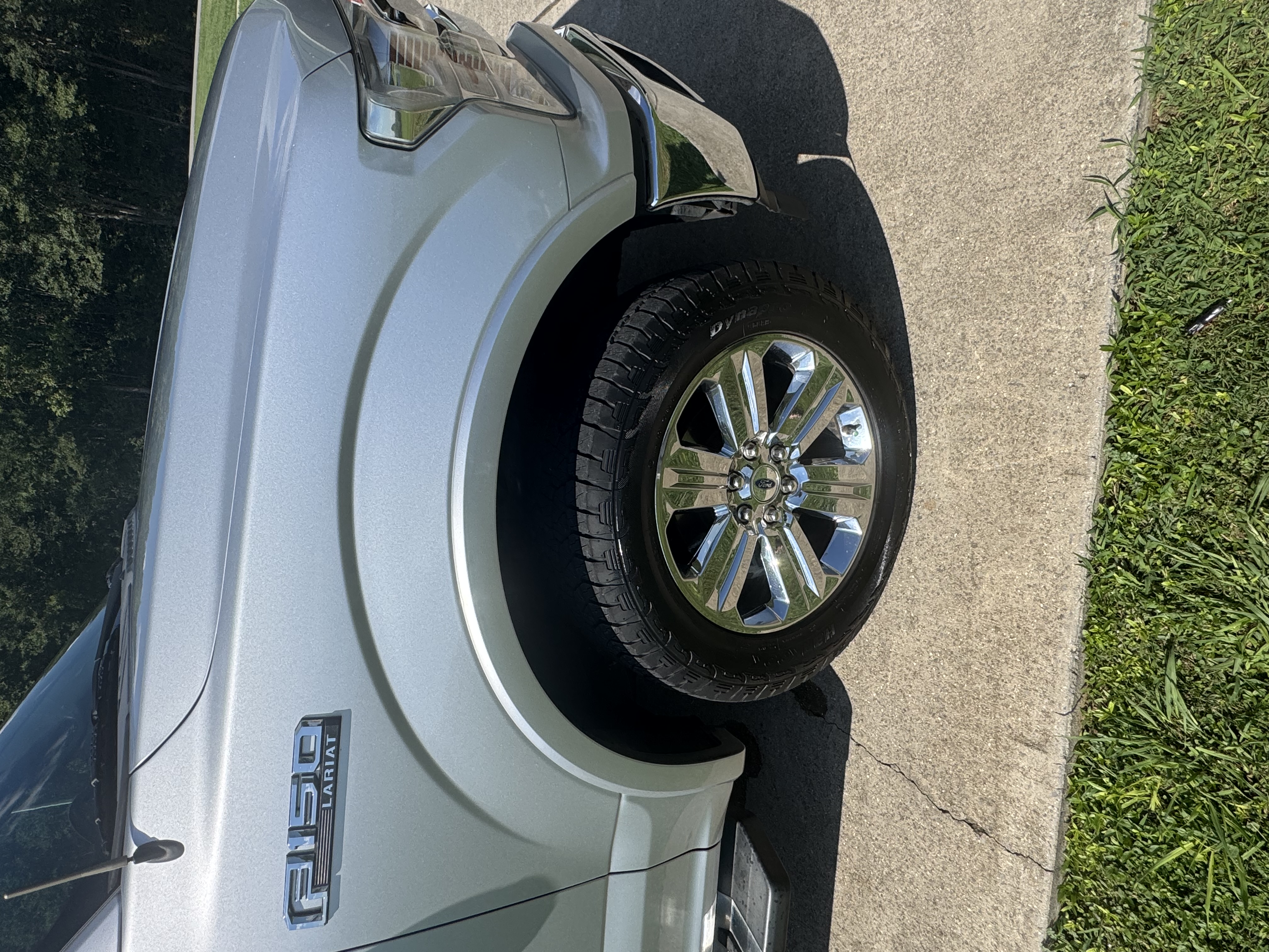 Used 2019 Ford F150 Lariat w/ Equipment Group 502A Luxury AWD/4WD image 8