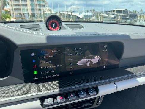 Used 2025 Porsche 911 Carrera 4 GTS image 16