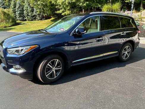 Used 2017 INFINITI QX60 Luxe w/ Premium Plus Package AWD/4WD image 1