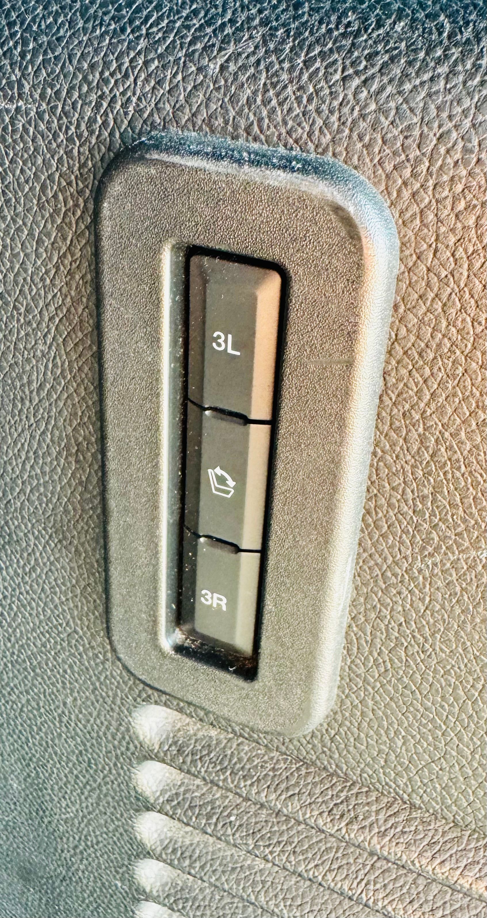 Used 2017 Ford Expedition Limited AWD/4WD image 12