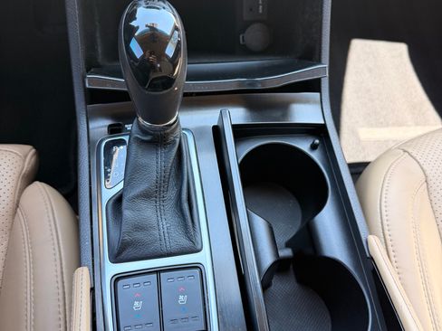 Used 2016 Hyundai Azera FWD image 13