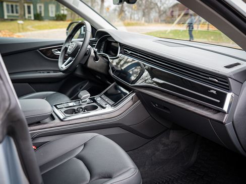 Used 2023 Audi Q8 Premium Plus w/ Premium Plus Package image 30