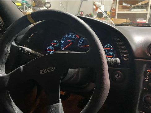 Used 2002 Chevrolet Corvette Z06 w/ Memory Pkg image 4