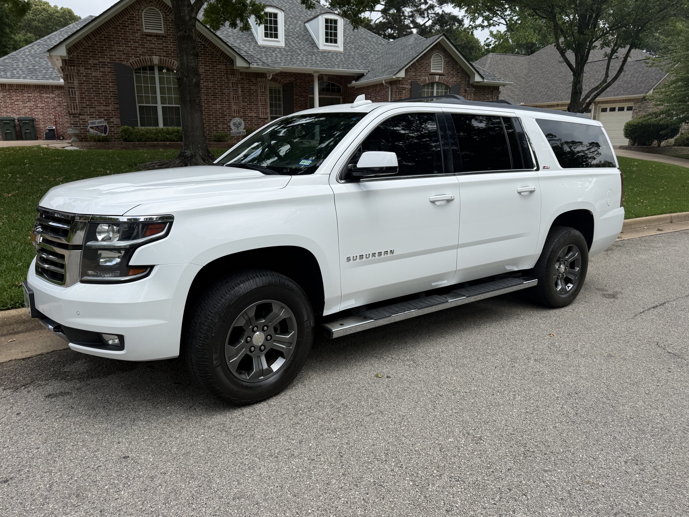 Used 2016 Chevrolet Suburban LT AWD/4WD image 4