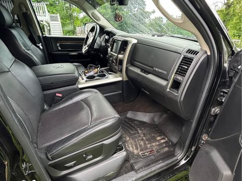 Used 2014 RAM 2500 Laramie w/ Black Appearance Group image 9