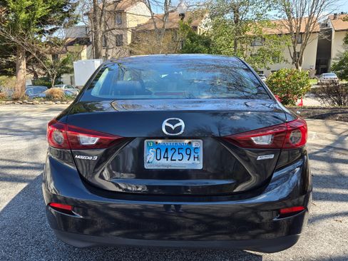 Used 2017 MAZDA MAZDA3 Sport w/ Preferred Equipment Package image 5
