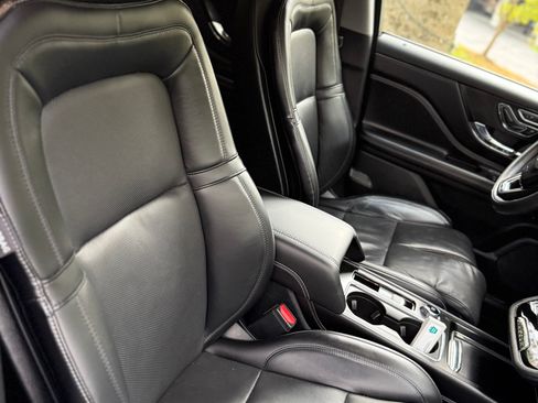 Used 2020 Lincoln Corsair Reserve w/ Equipment Group 202A image 9