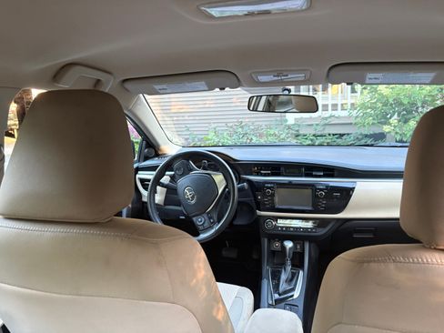 Used 2015 Toyota Corolla LE FWD image 10