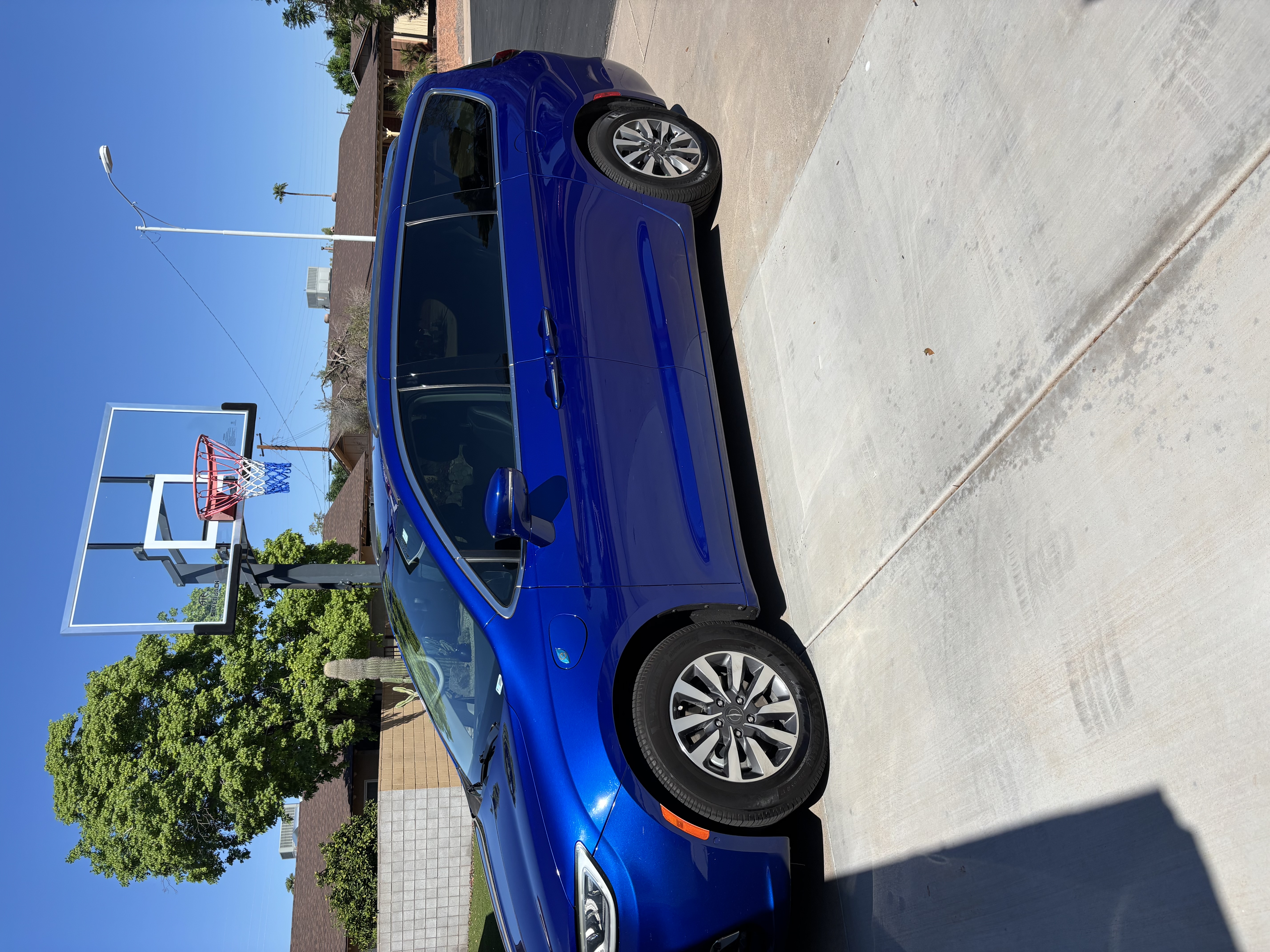 Used 2021 Chrysler Pacifica Touring-L FWD image 4