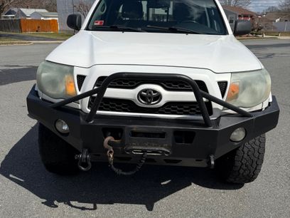 Used 2011 Toyota Tacoma 4x4 Access Cab V6 w/ TRD Off-Road Pkg