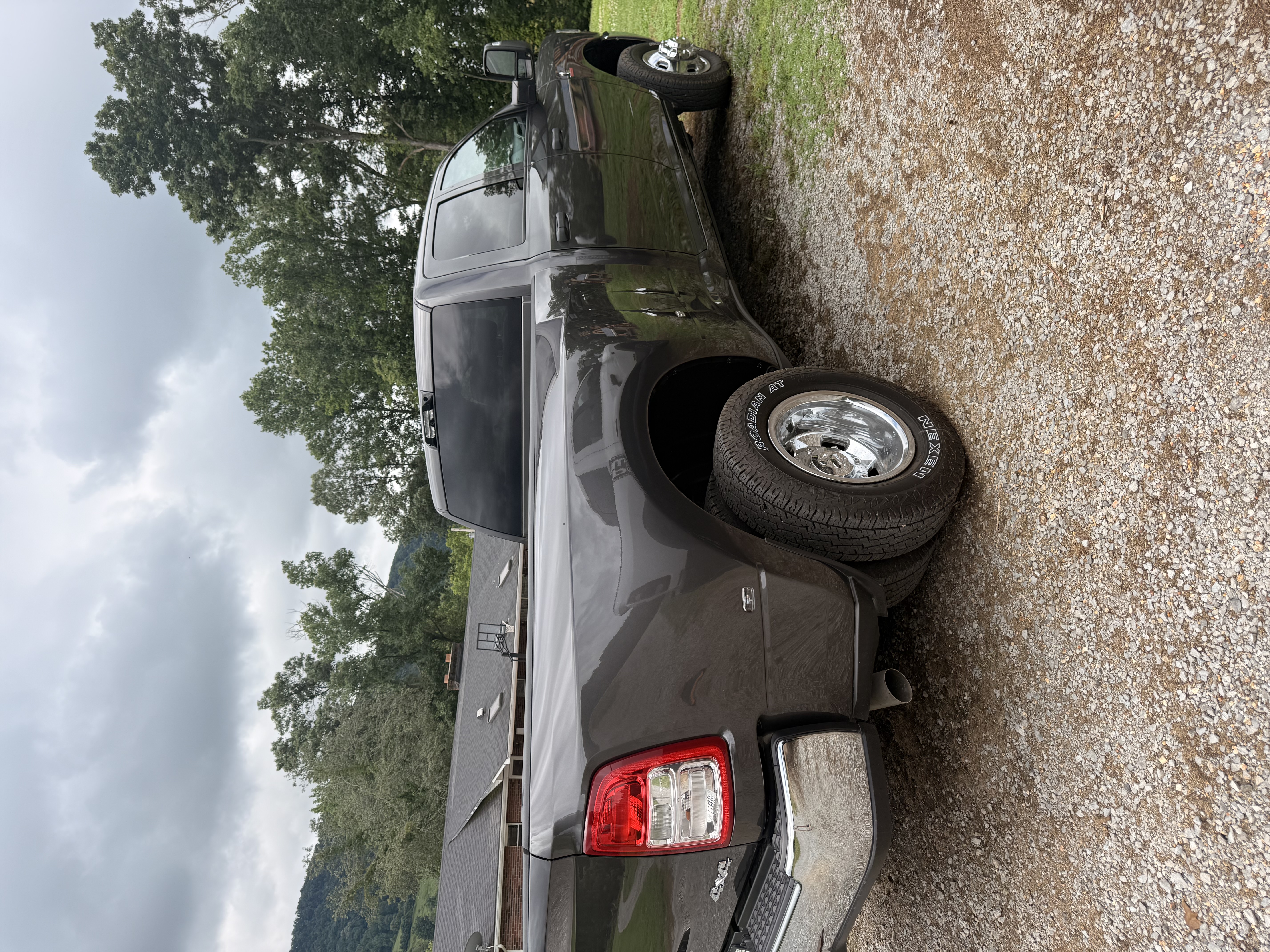 Used 2024 RAM 3500 Tradesman w/ Chrome Appearance Group AWD/4WD image 6