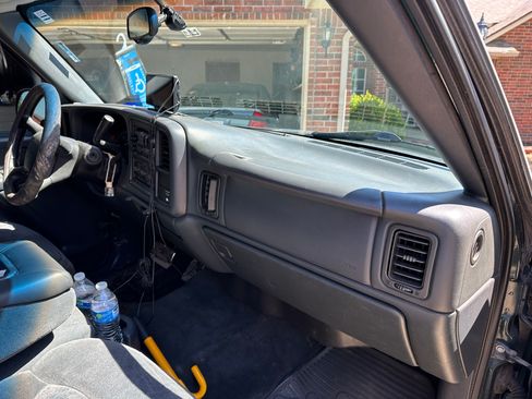 Used 2002 Chevrolet Silverado 1500 LS w/ Electrical Convenience Pkg image 8