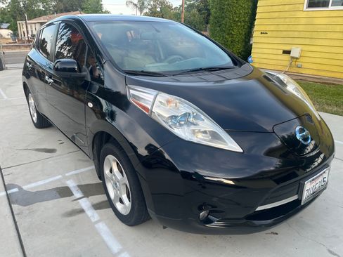 Used 2012 Nissan Leaf SL image 2