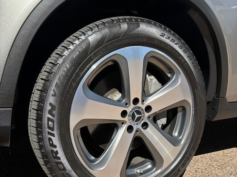 Used 2022 Mercedes-Benz GLC 300 4MATIC image 9