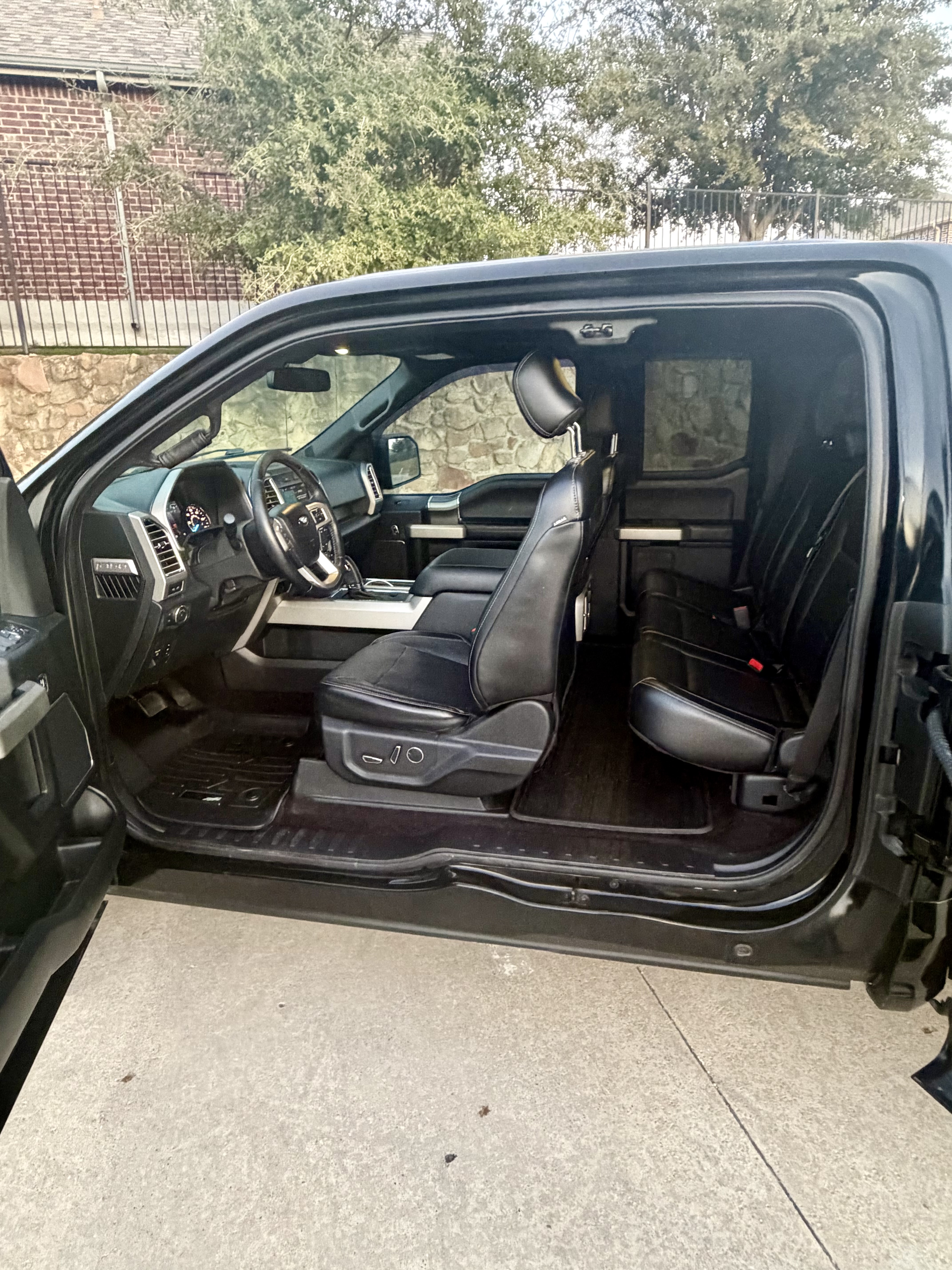 Used 2016 Ford F150 Lariat RWD image 19