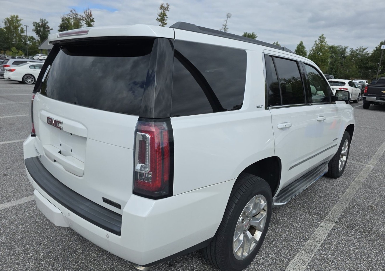 Used 2017 GMC Yukon SLT w/ Open Road Package AWD/4WD image 4