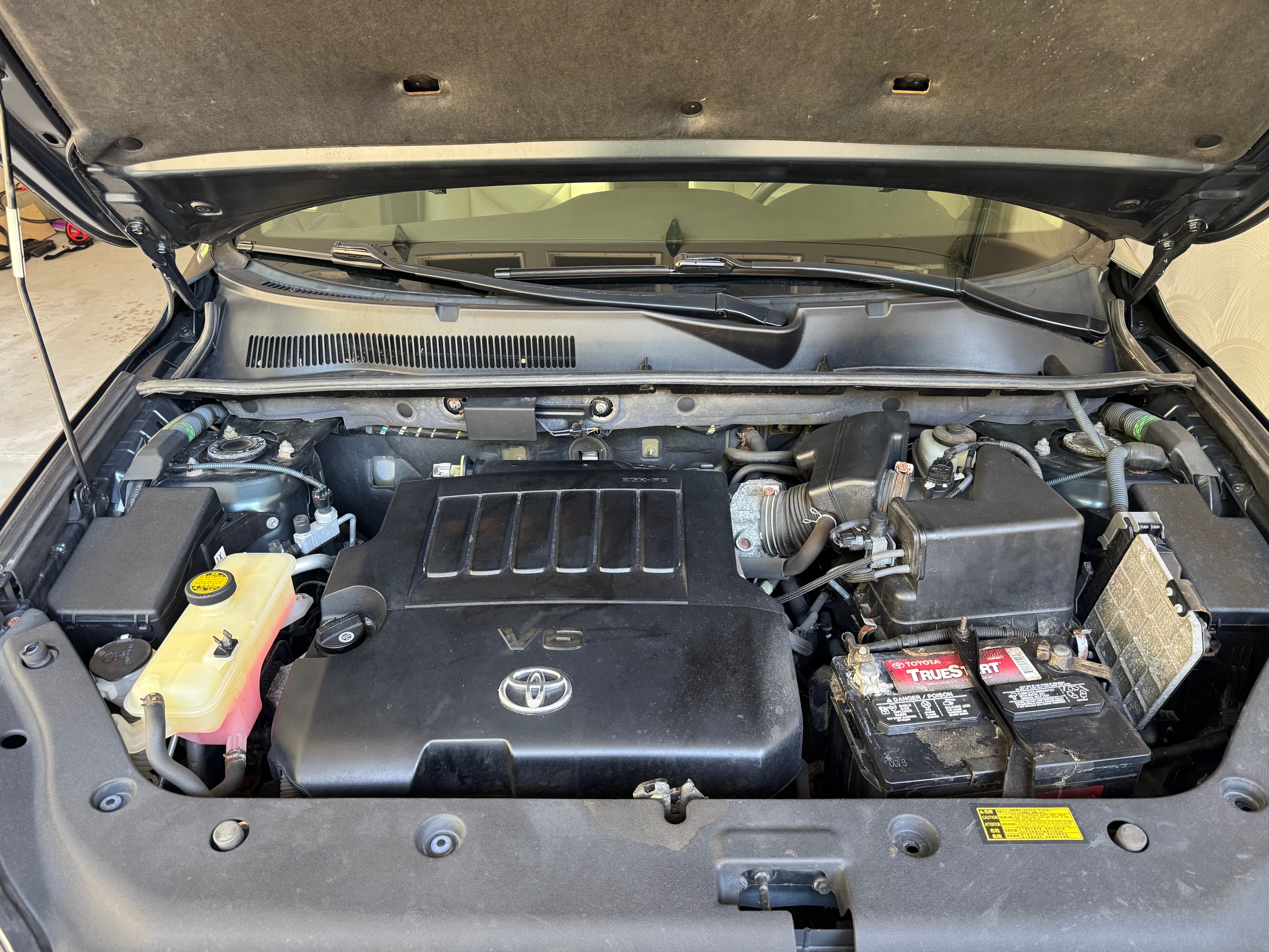 Used 2010 Toyota RAV4 Limited AWD/4WD image 28