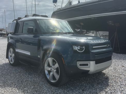 Used 2023 Land Rover Defender 90 S image 2