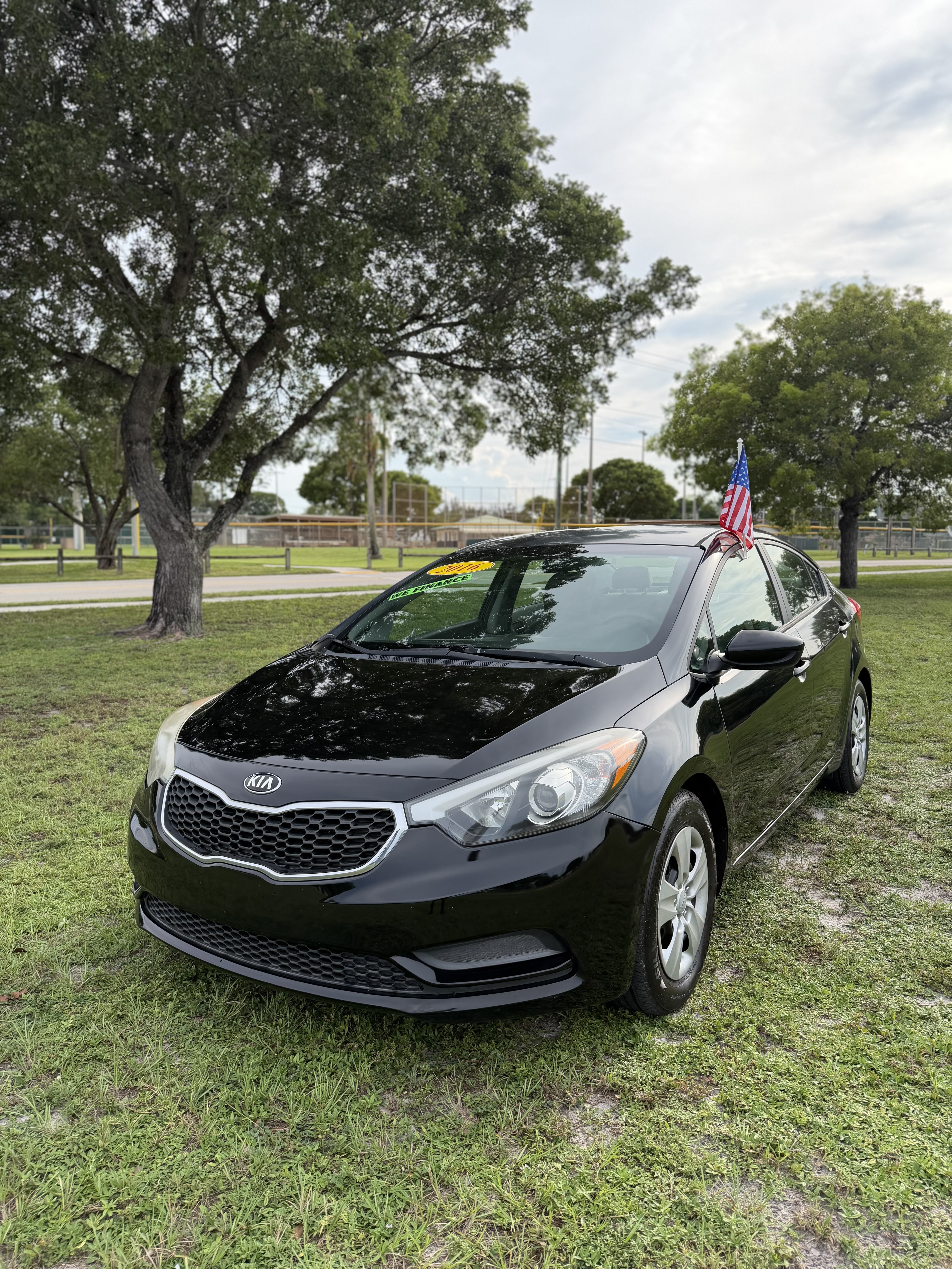 Used 2016 Kia Forte LX FWD image 2