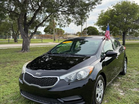 Used 2016 Kia Forte LX FWD image 2