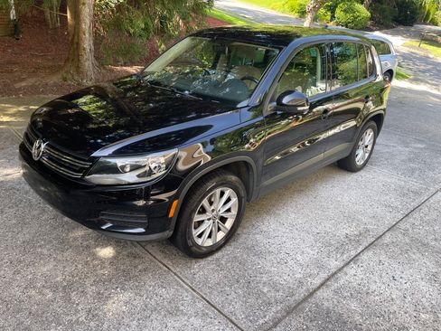 Used 2014 Volkswagen Tiguan SE FWD image 1
