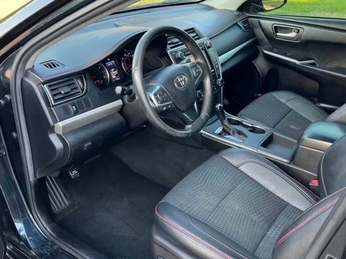 Used 2015 Toyota Camry SE FWD image 6