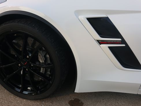 Used 2017 Chevrolet Corvette Grand Sport w/ Z07 Performance Package RWD image 22