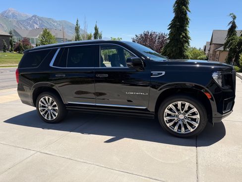 Used 2024 GMC Yukon Denali w/ Denali Reserve Package AWD/4WD image 4