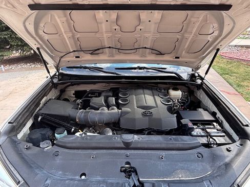 Used 2013 Toyota 4Runner SR5 AWD/4WD image 24