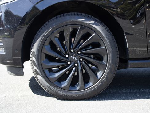 Used 2020 Lincoln Navigator Reserve image 9