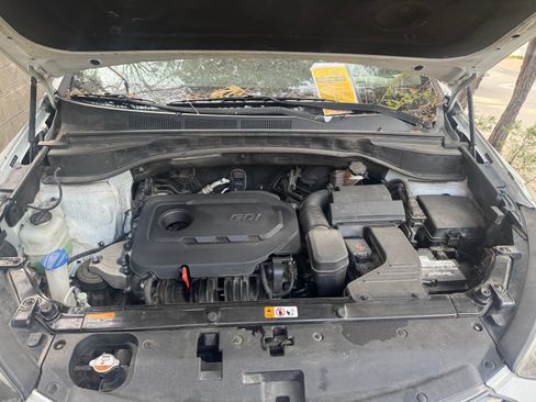 Used 2017 Hyundai Santa Fe Sport image 16