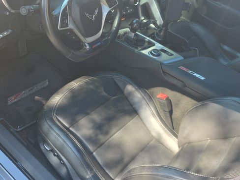 Used 2015 Chevrolet Corvette Z06 w/ 3LZ Preferred Equipment Group image 16