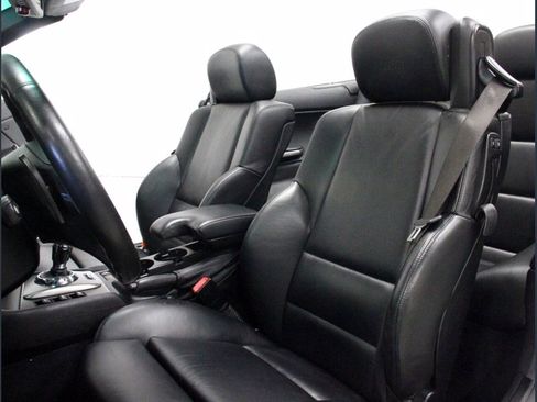 Used 2006 BMW M3 Convertible image 12