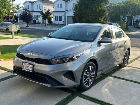 Used 2023 Kia Forte LXS FWD image 1