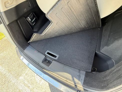 Used 2023 Nissan Rogue S AWD/4WD image 13