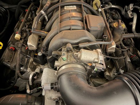 Used 2018 Dodge Challenger R/T Plus image 9