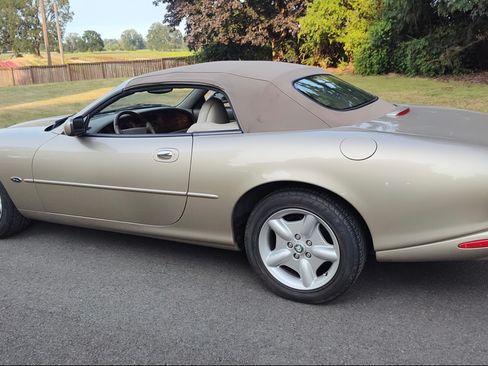 Used 1999 Jaguar XK8 Convertible image 8