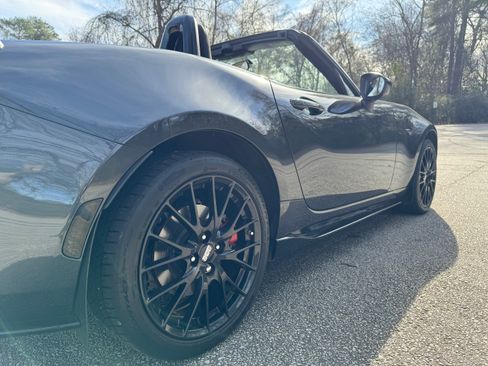 Used 2017 MAZDA MX-5 Miata Club w/ Brembo/BBS Package image 10