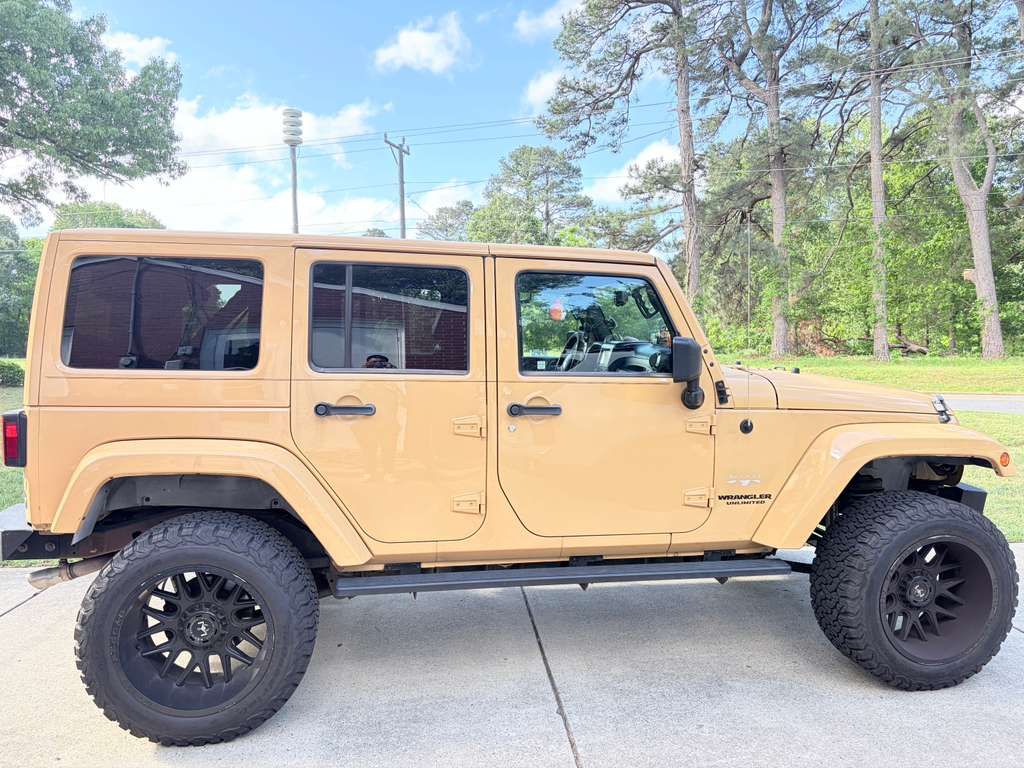 Used 2013 Jeep Wrangler Unlimited Sahara w/ Mopar Chrome Edition Group AWD/4WD image 22