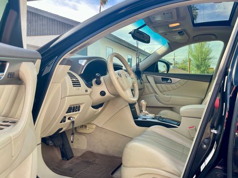 Used 2013 INFINITI FX37 AWD w/ Premium Pkg image 9