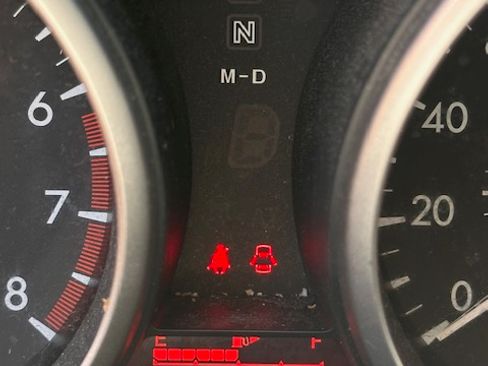 Used 2014 MAZDA MAZDA5 Sport FWD image 10