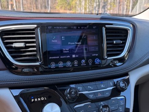 Used 2017 Chrysler Pacifica Limited w/ Advanced Safetytec Group image 14