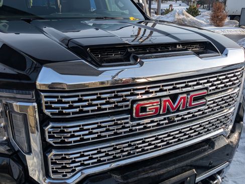 Used 2023 GMC Sierra 3500 Denali w/ Denali Black Diamond Edition image 2