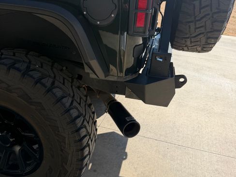 Used 2011 Jeep Wrangler Unlimited Sahara w/ Connectivity Group AWD/4WD image 20